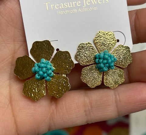 Mini Daisy Turquoise Studs